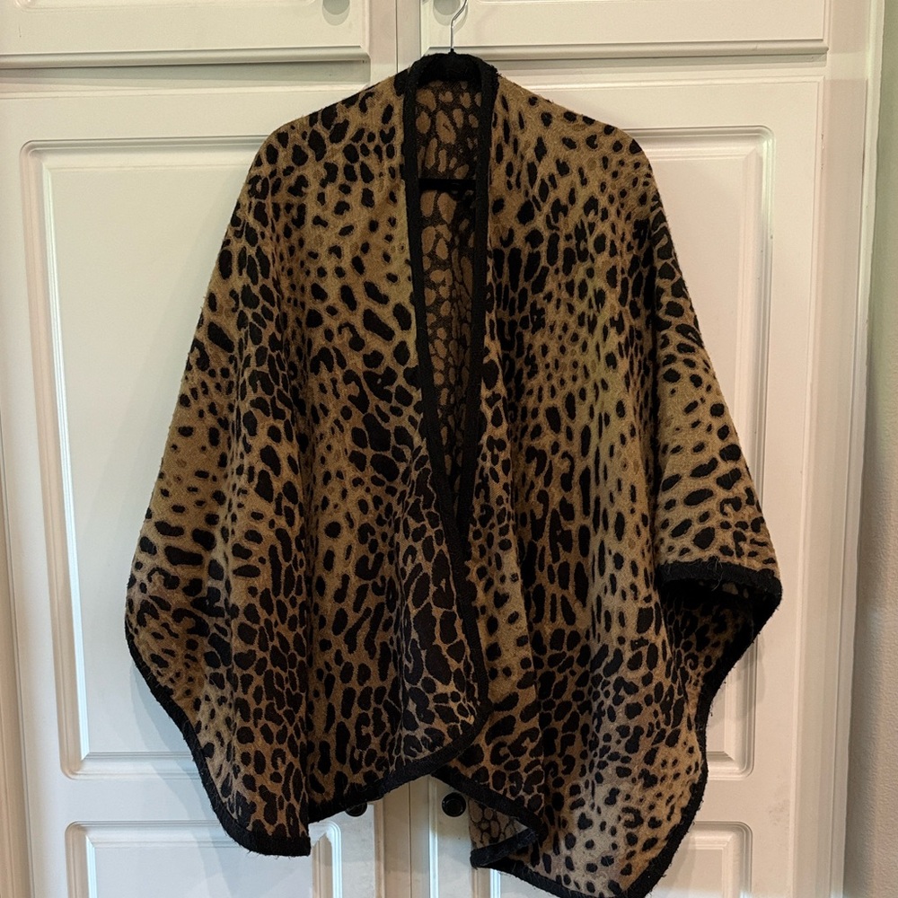V. Fraas Leopard Print Cape - image 3